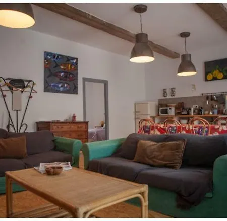 招待所 Domaine Face B *