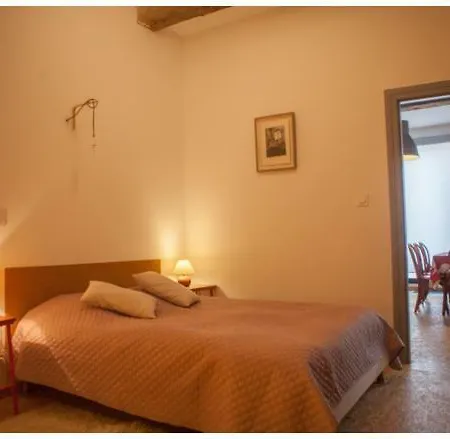 招待所 Domaine Face B